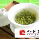 绿茶的瓷杯泡饮法