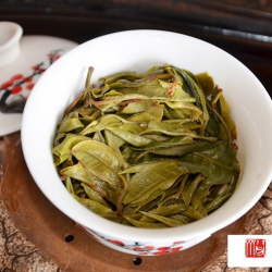 冲泡普洱茶时翻动茶叶会对茶汤造成怎样的影响？